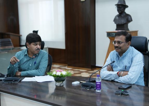 हरिद्वार, ऋषिकेश और शारदा कॉरिडोर को लेकर CS की समीक्षा बैठक